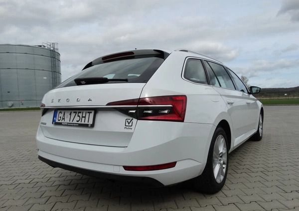 Skoda Superb cena 109000 przebieg: 79000, rok produkcji 2021 z Gdynia małe 154